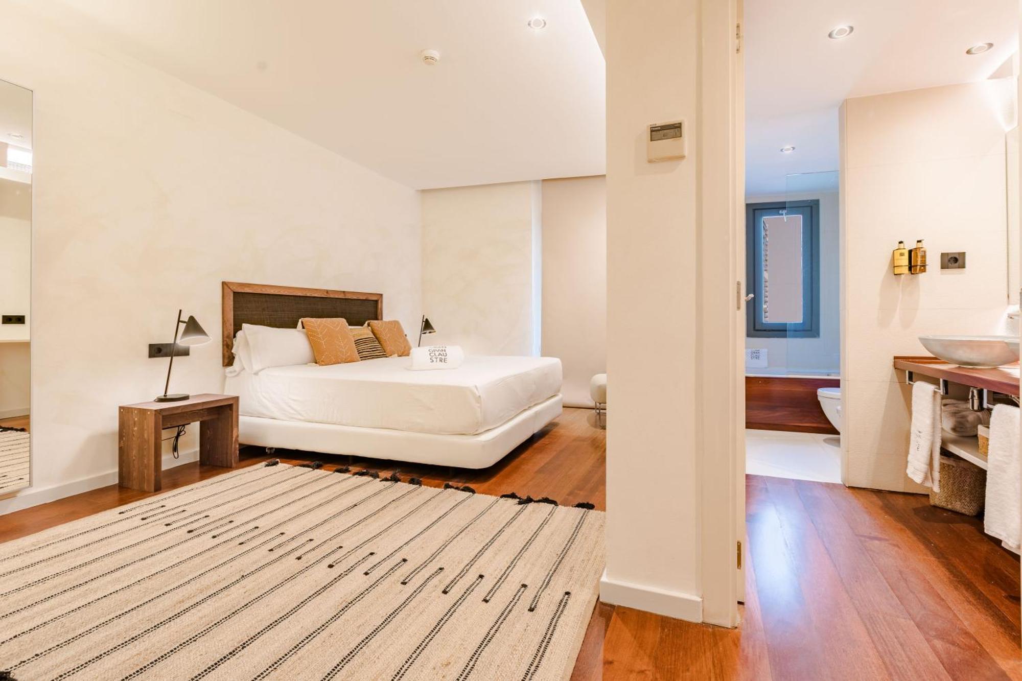 Boutique Room
